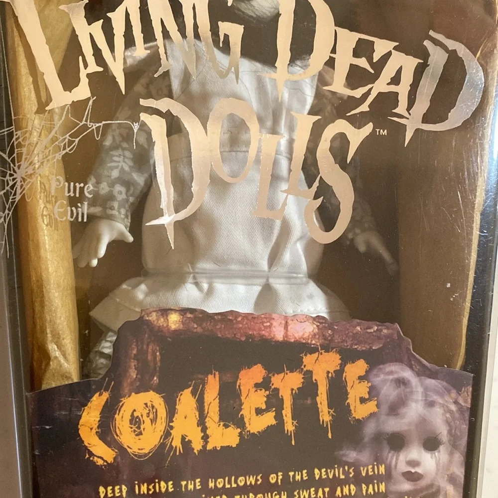 Living Dead Dolls Series 34 Coalette